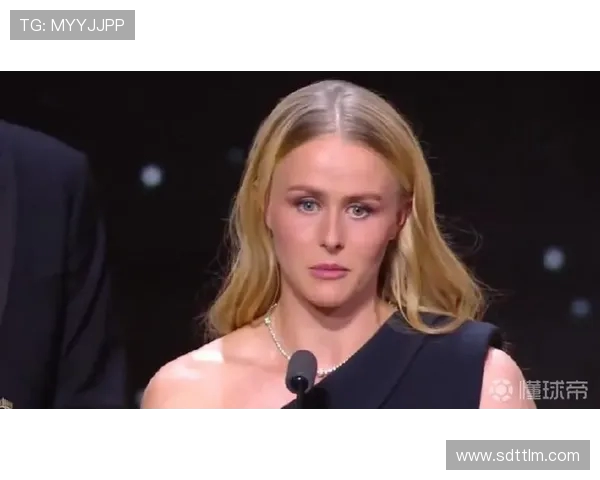 英女足前国门汉普顿因不当行为被开除后反而取代我成新核心